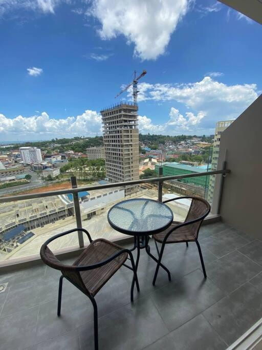 Nagoya Thamrin Apartment High Floor With View Bagian luar foto