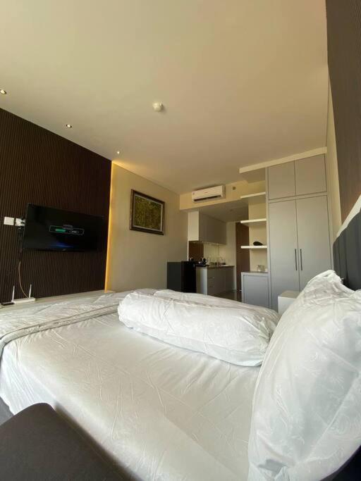 Nagoya Thamrin Apartment High Floor With View Bagian luar foto