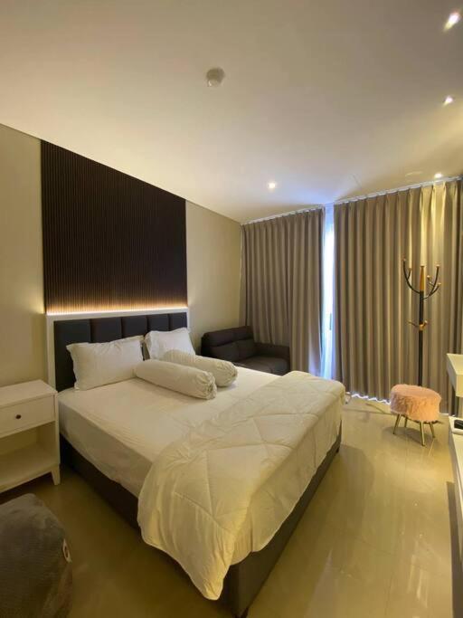 Nagoya Thamrin Apartment High Floor With View Bagian luar foto