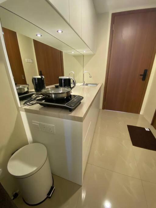 Nagoya Thamrin Apartment High Floor With View Bagian luar foto