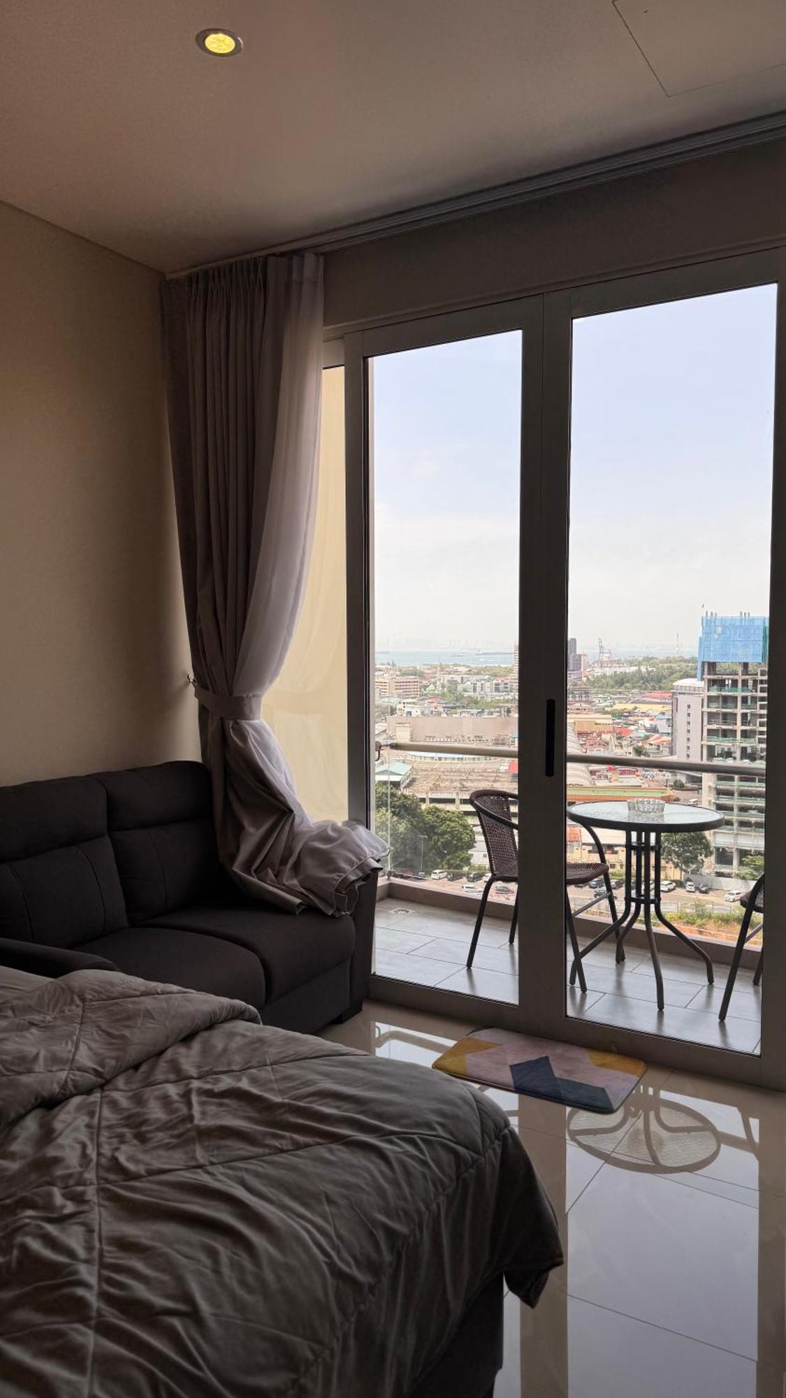 Nagoya Thamrin Apartment High Floor With View Bagian luar foto