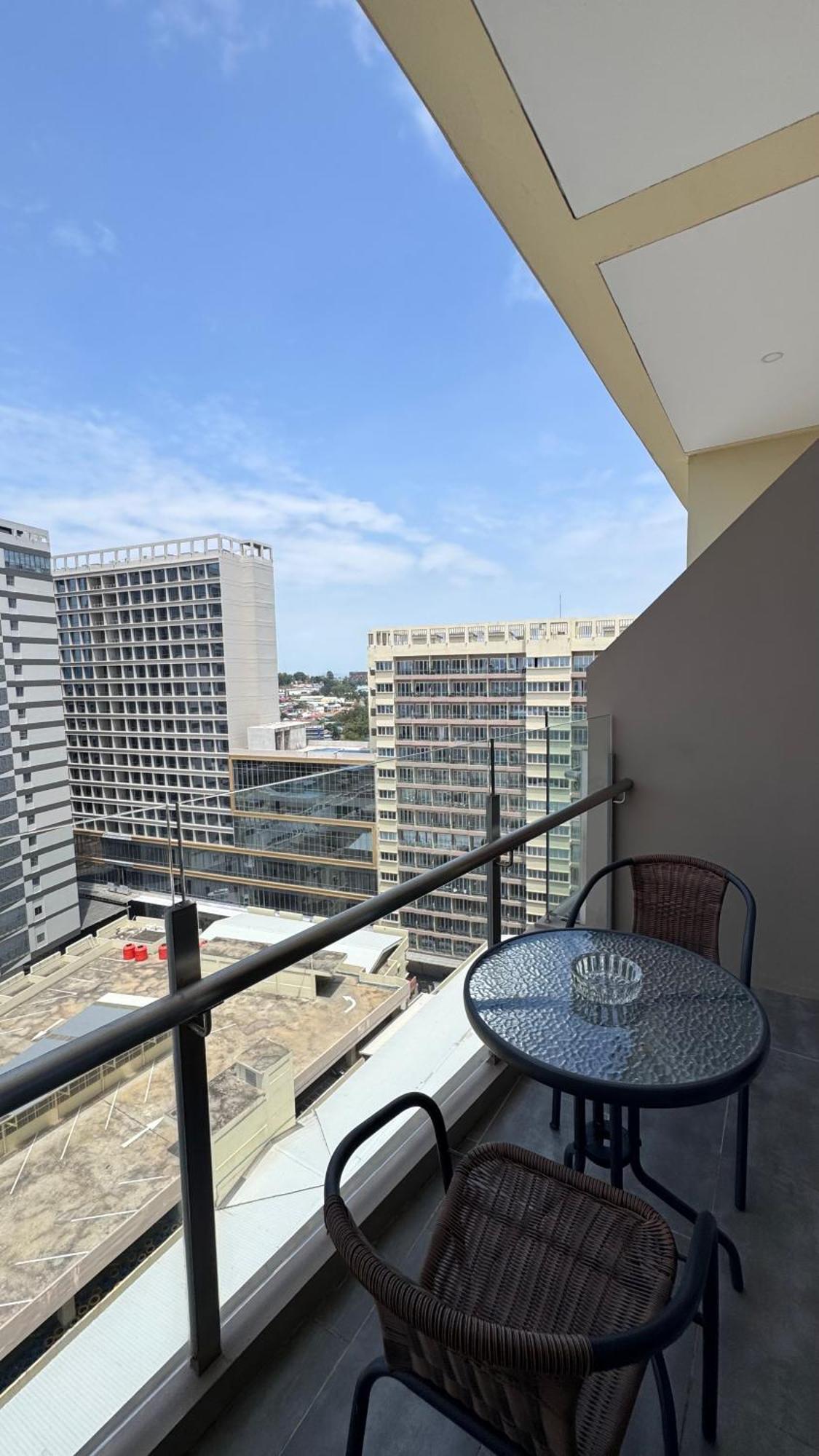 Nagoya Thamrin Apartment High Floor With View Bagian luar foto